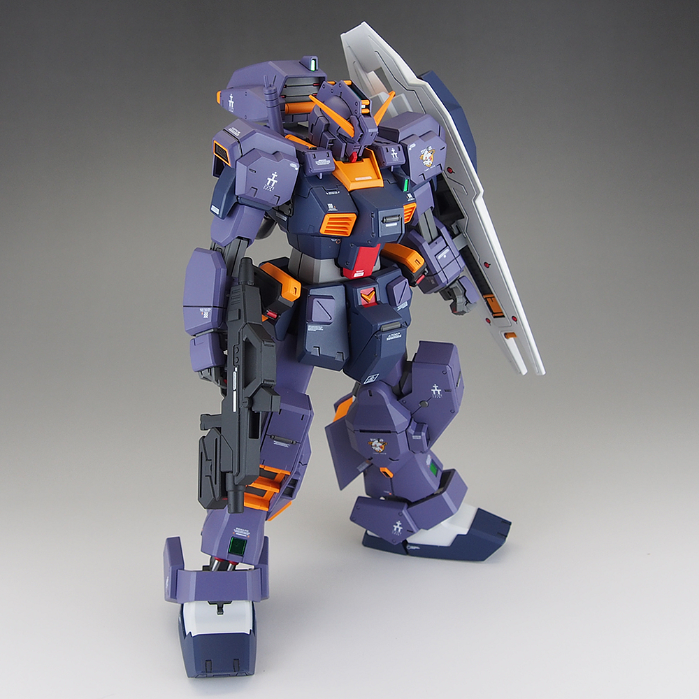 MG RX-121-1 GUNDAM TR-1 ヘイズル改 塗装品 完成品] MG RX-121-1 GUNDAM TR-1 [HAZEL CUSTOM] (COMBAT